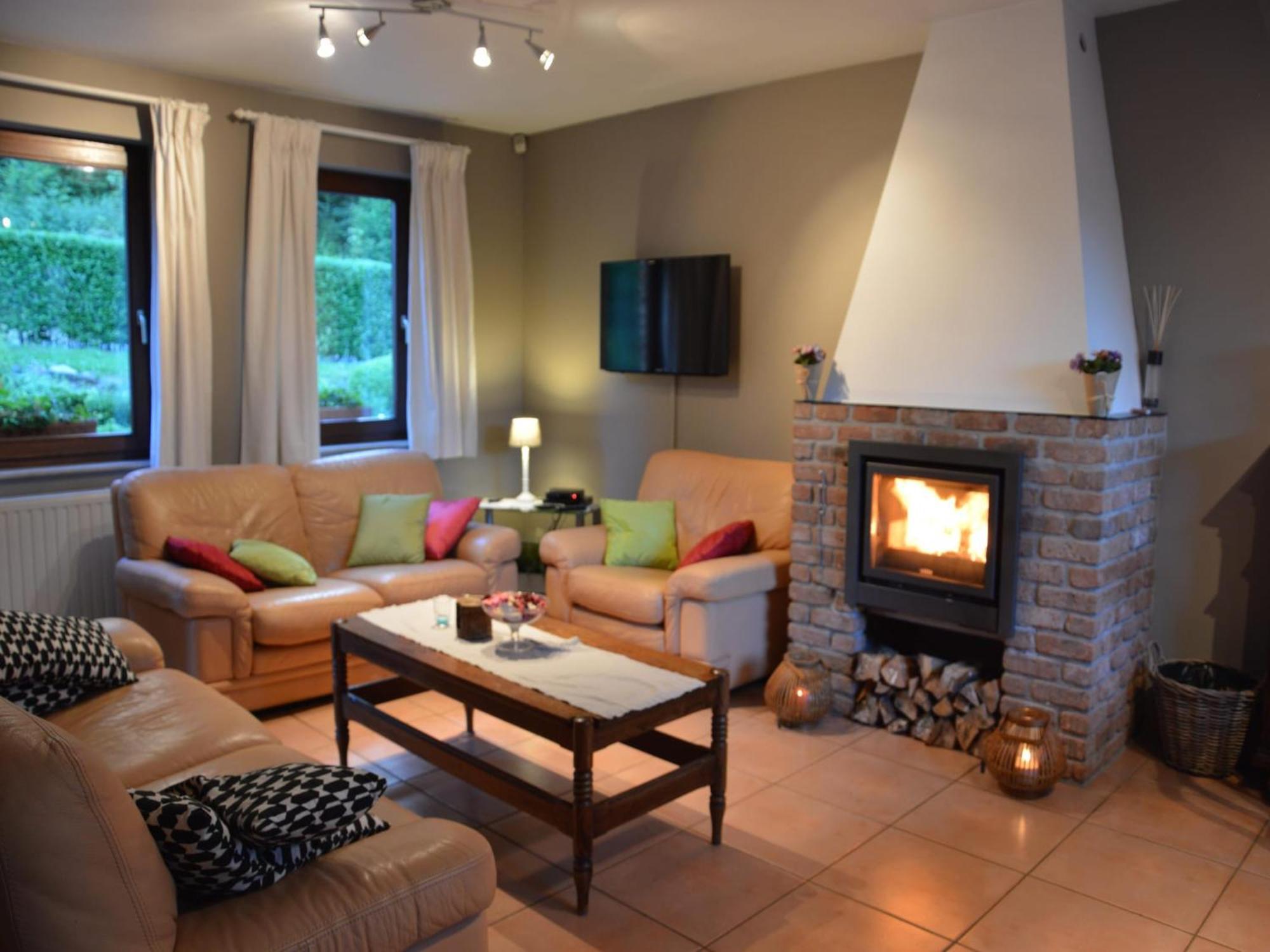 Modern Holiday Home In Stavelot With Fireplace Extérieur photo