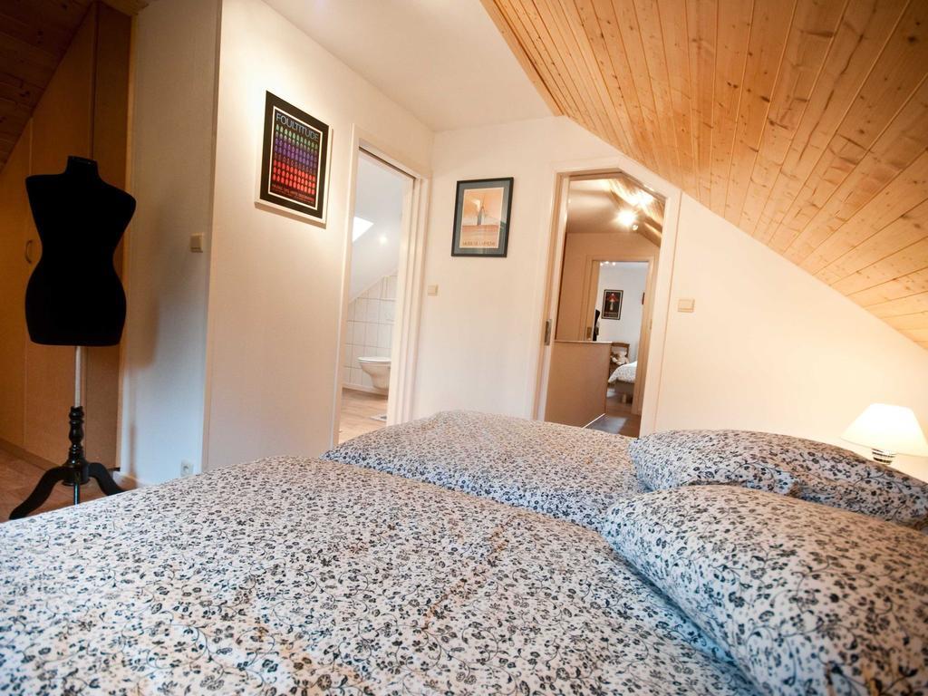 Modern Holiday Home In Stavelot With Fireplace Chambre photo