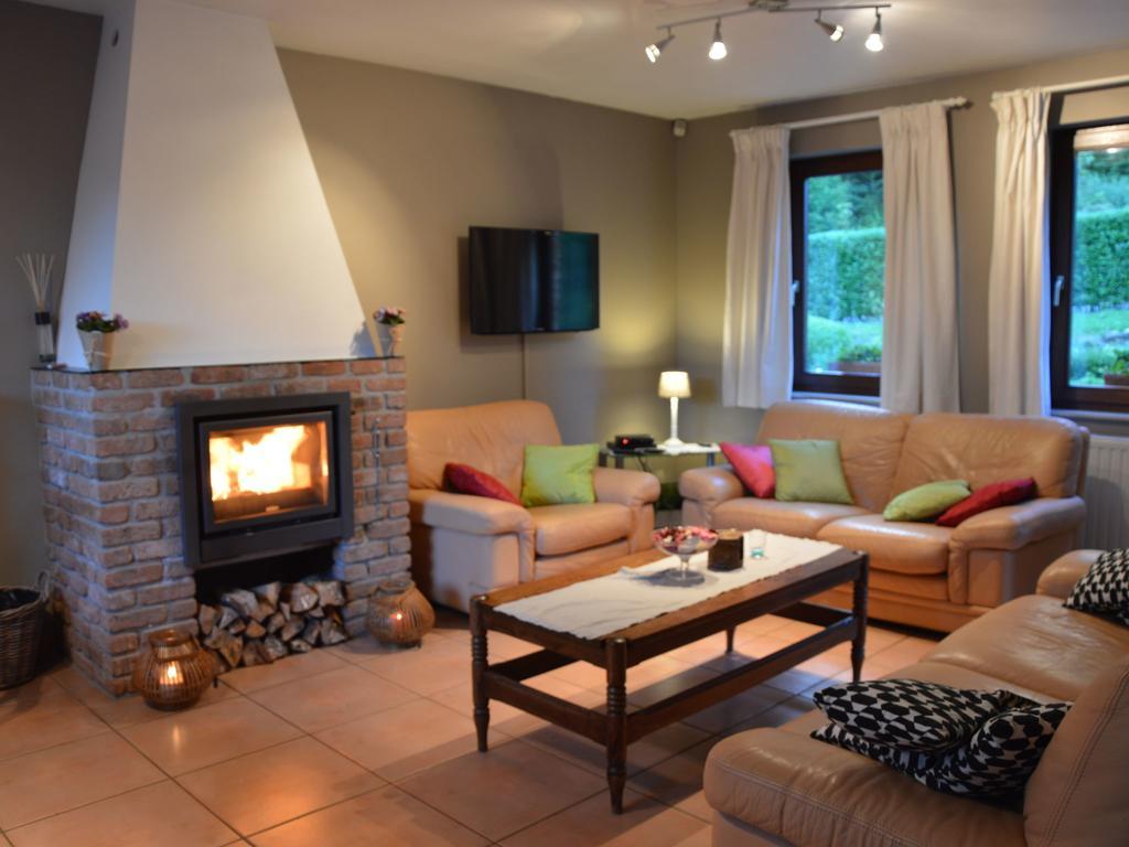 Modern Holiday Home In Stavelot With Fireplace Extérieur photo