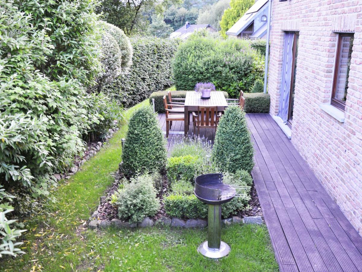 Modern Holiday Home In Stavelot With Fireplace Extérieur photo